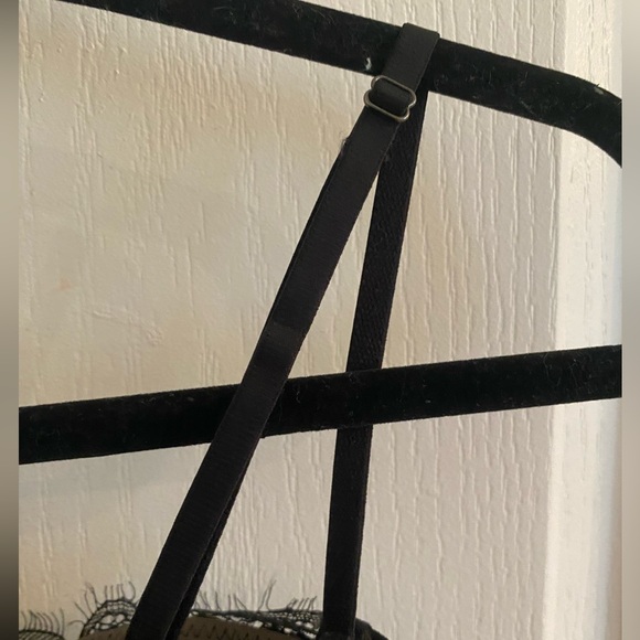 Urban outfitters out from under black corset top - Picture 5 of 6